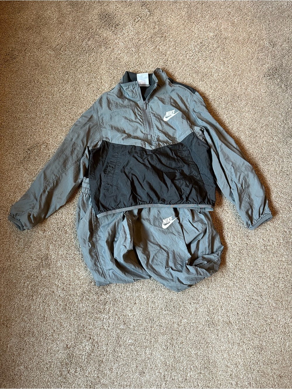 Nike Kids Gray & Black Windbreaker Jacket